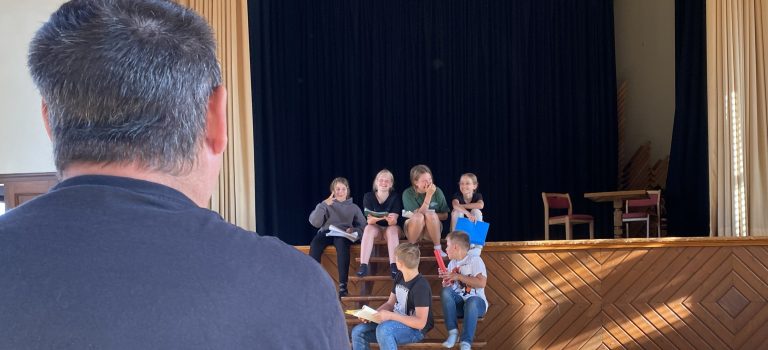 „Wir möchten, dass unsere Kinder und Jugendlichen ein bisschen was für ihr Leben mitnehmen“ – Interview mit Michael Ö. Arnold (Spielfreunde Erzgebirge)