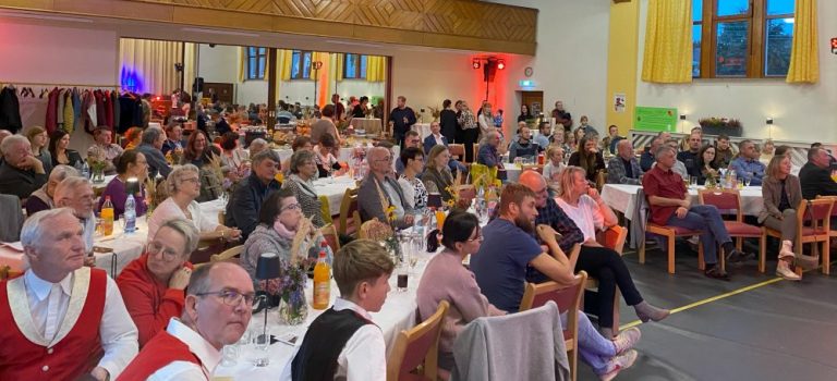 Mit Festakt und Tanzabend – Mitteldorf feiert 25 Jahre Förderkreis Turnhalle
